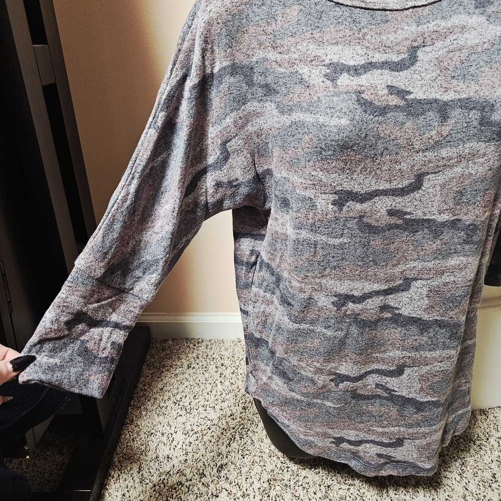 Pink Clover Camouflage Top in Gray and Pink - Picture 6 of 10